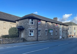 Sandes Ave, Kendal to rent Building Photo- Image 1 of 2