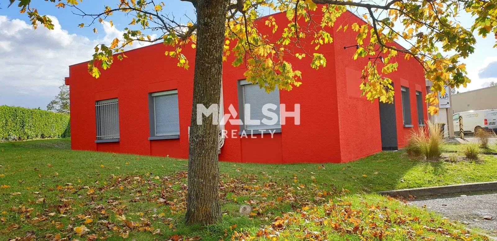 Office in Rillieux-la-Pape to rent Building Photo- Image 1 of 7