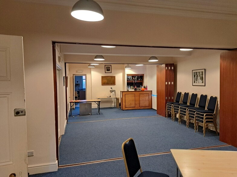 9 St Pauls Sq, Burton On Trent for sale - Building Photo - Image 2 of 6