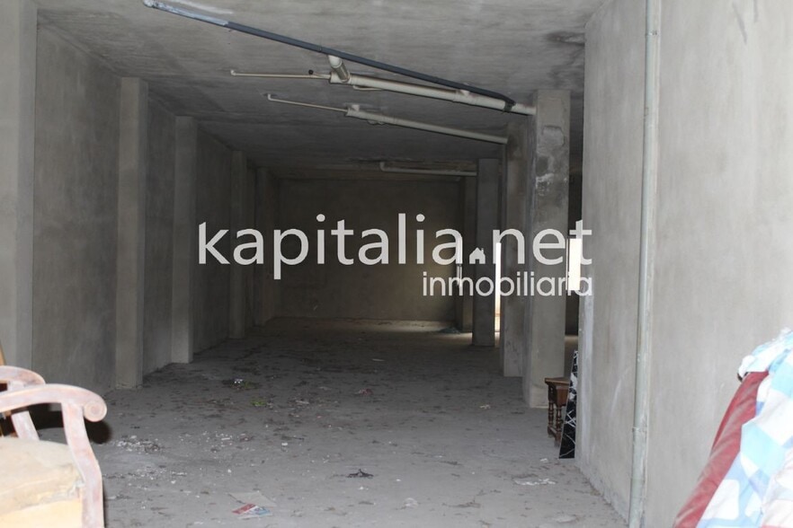 Retail in València, Valencia to rent - Building Photo - Image 3 of 13