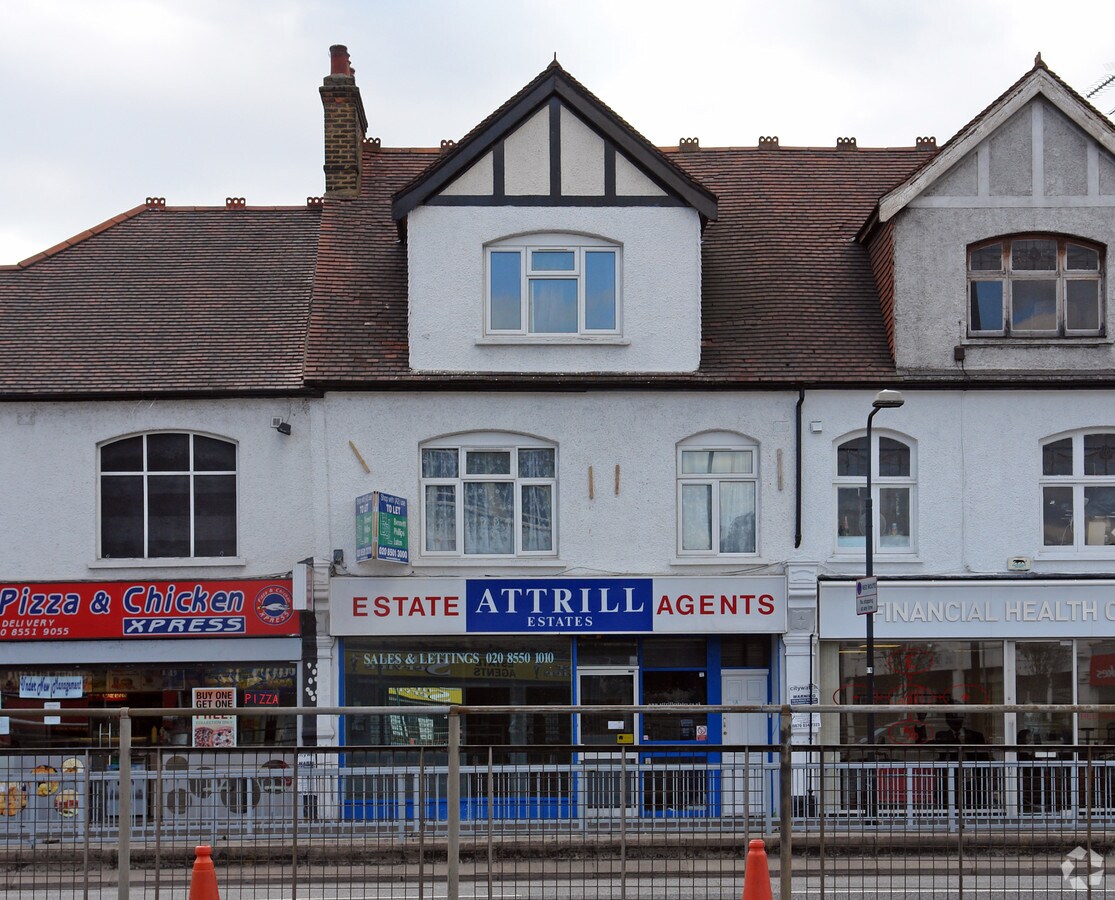 9 Woodford Ave, Ilford, IG2 6UF UK