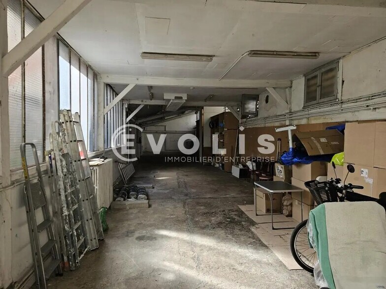 Light Industrial in Montrouge to rent - Building Photo - Image 2 of 17