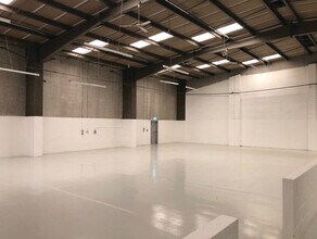 Units 1 & 2, Randolph Trading Estate, Kirkcaldy to rent Interior Photo- Image 1 of 2