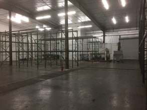 5112-5144 Le Tourneau Cir, Tampa, FL to rent Interior Photo- Image 1 of 6