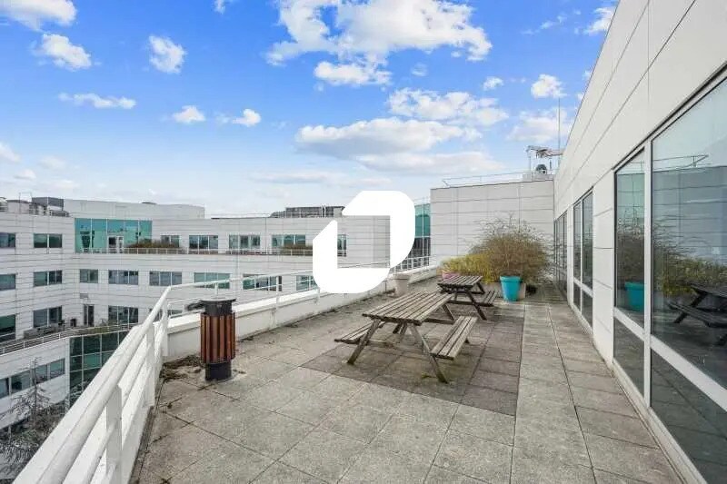 Office in Gennevilliers to rent - Building Photo - Image 3 of 6