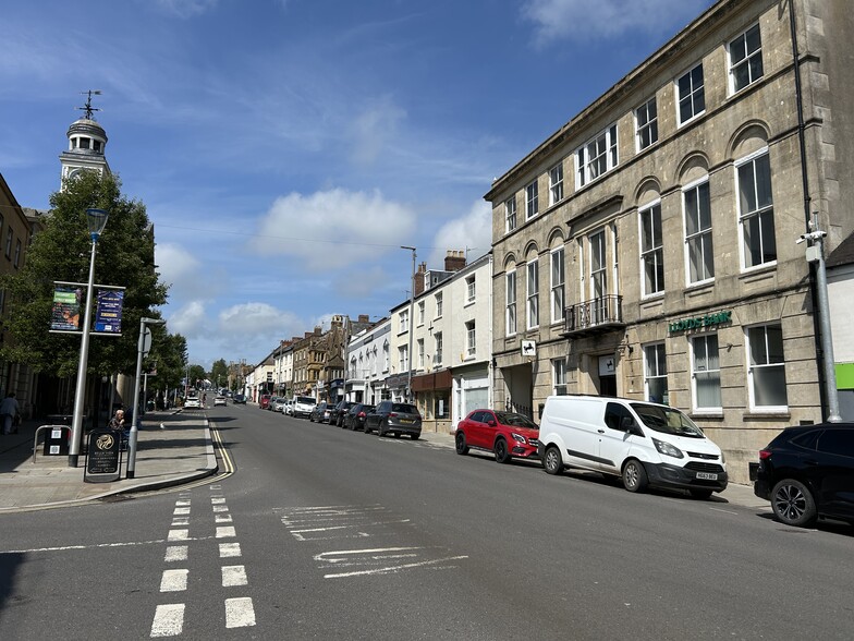 27 Fore St, Chard to rent - Building Photo - Image 3 of 9