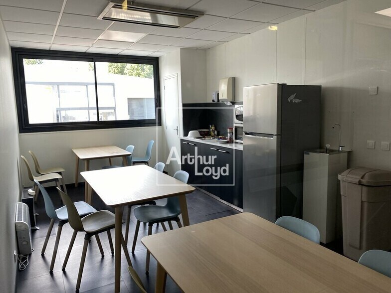 Industrial in Morangis to rent - Interior Photo - Image 3 of 5