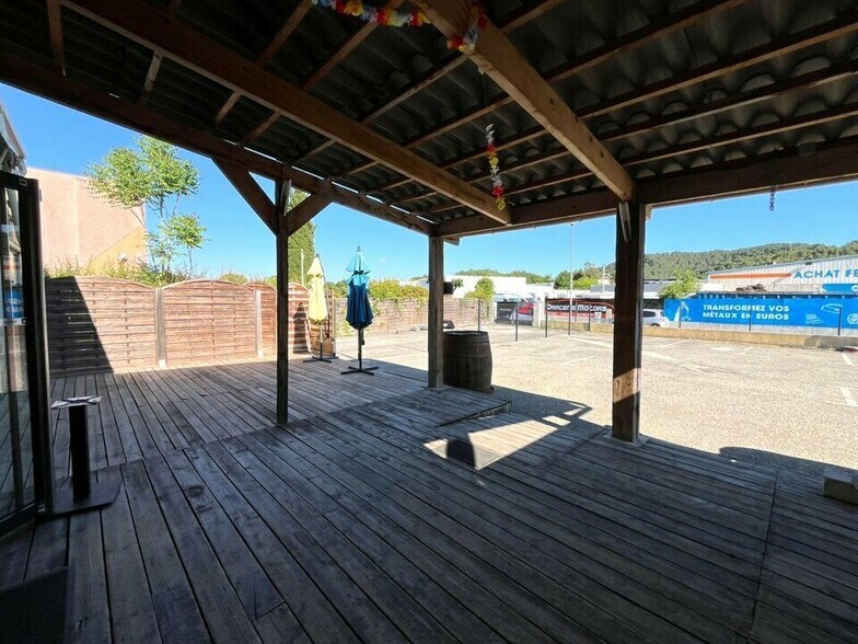 Retail in Draguignan for sale - Building Photo - Image 2 of 9