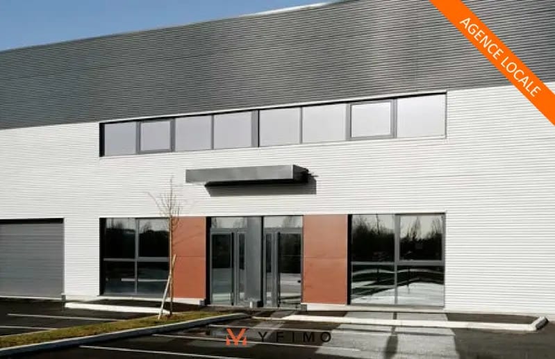 Light Industrial in Élancourt to rent Building Photo- Image 1 of 5