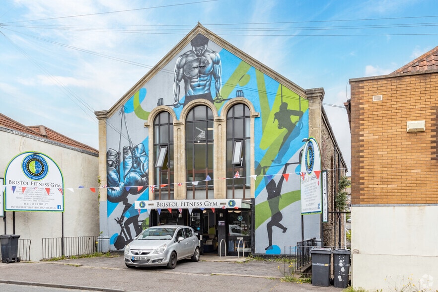 Clouds Hill Rd, Bristol to rent - Building Photo - Image 2 of 3