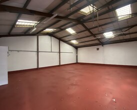 4A-4F Enstone Airfield, Enstone for rent Interior Photo- Image 2 of 2