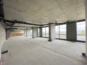Old Oak Common Ln, London to rent Interior Photo- Image 2 of 11