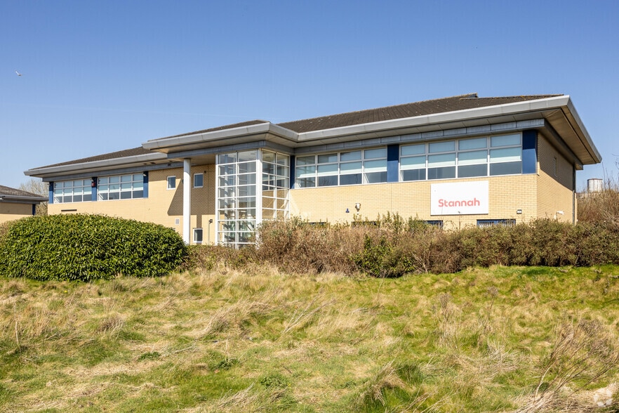 Delta Bank Rd, Gateshead to rent - Building Photo - Image 2 of 3