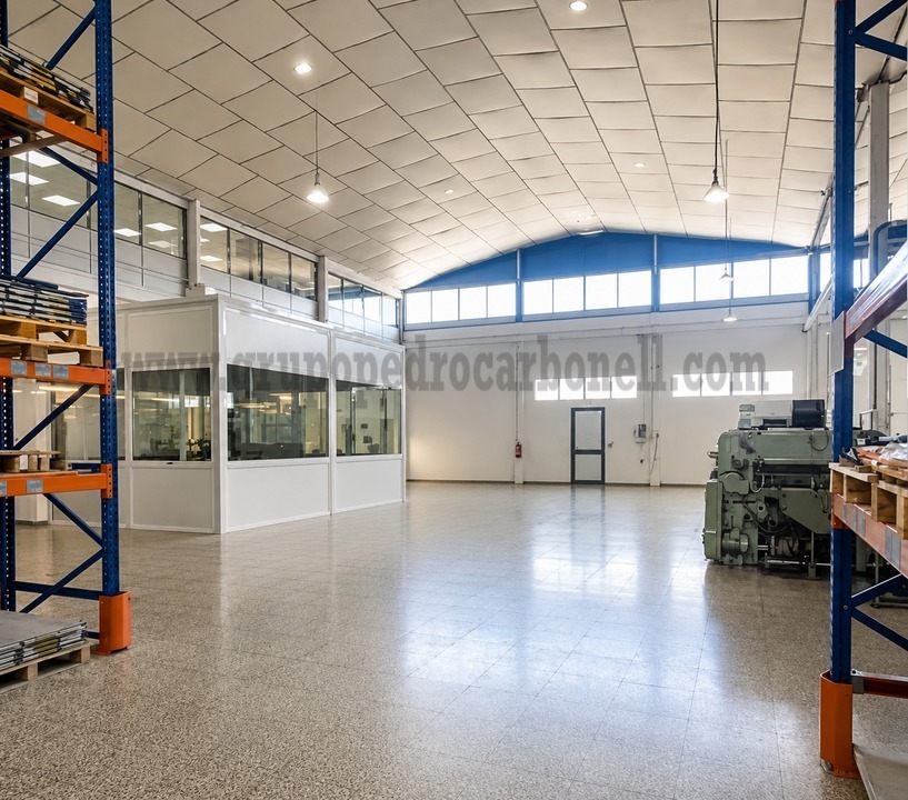 Industrial in Elche, Alicante to rent Interior Photo- Image 1 of 3