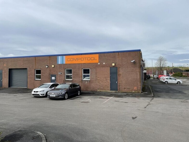 55 Stone Rd, Stoke On Trent to rent - Building Photo - Image 3 of 12