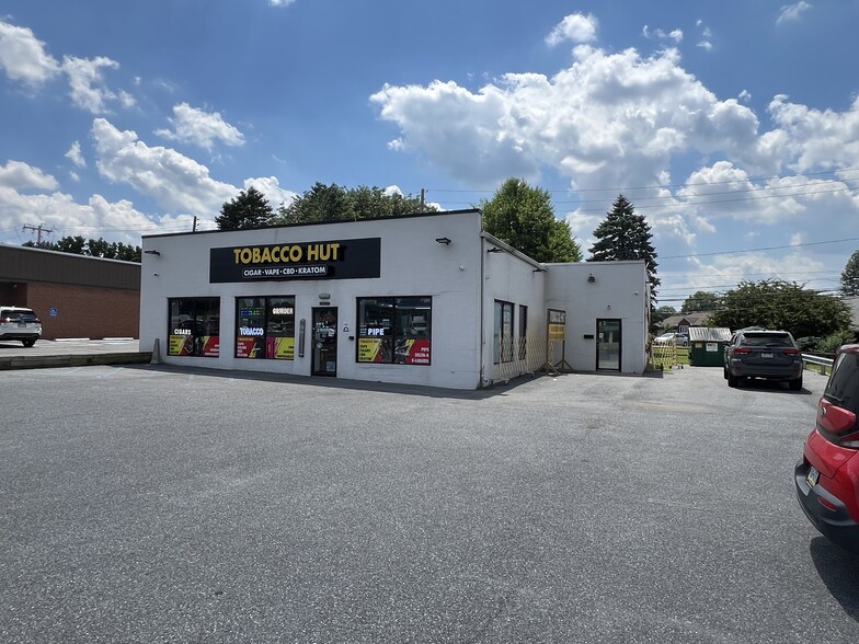 2282 MacArthur Rd, Whitehall, PA for rent - Building Photo - Image 1 of 9