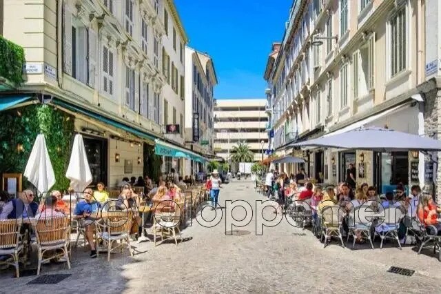 Location Commerce 108 m² - Photo 1