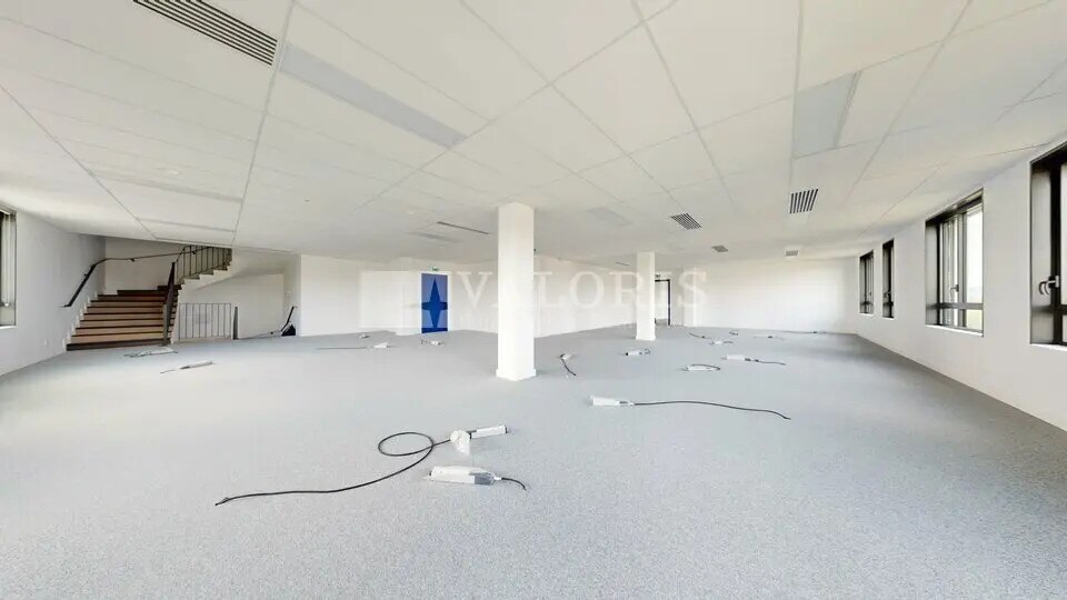 Office in Lyon for sale - Interior Photo - Image 2 of 14