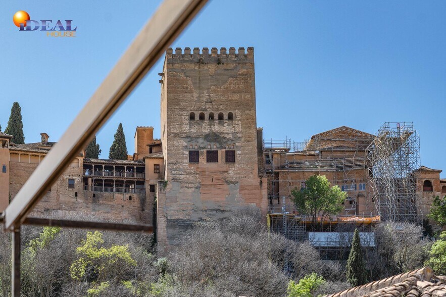 Calle Gumiel de San Pedro, 4, Granada, Granada for sale - Building Photo - Image 1 of 50