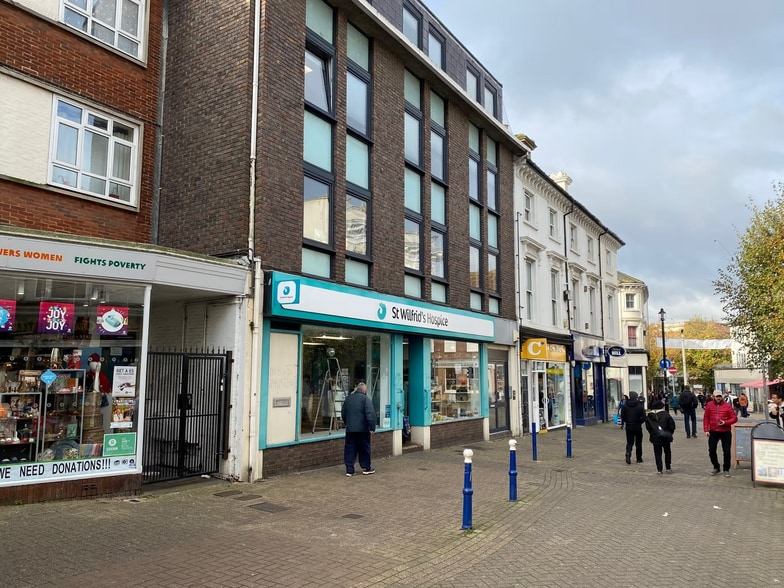 182-186 Terminus Rd, Eastbourne to rent - Building Photo - Image 2 of 6