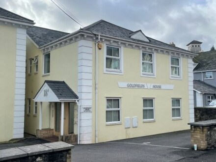 18 Gold Tops, Newport for sale Primary Photo- Image 1 of 1