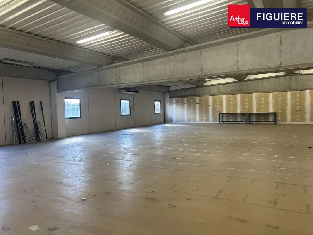 135 Avenue Victoire, Rousset to rent Building Photo- Image 1 of 10