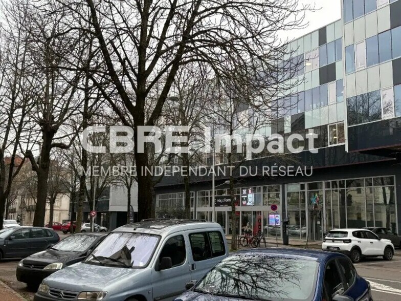 Office in Dijon to rent - Building Photo - Image 2 of 6