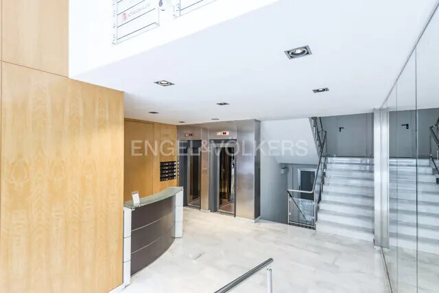 Office in Barcelona, Barcelona to rent - Building Photo - Image 3 of 3
