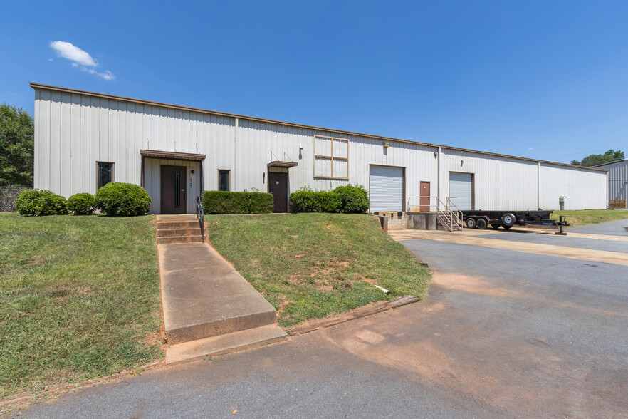 1046 Watkins Rd, Anderson, SC for sale - Building Photo - Image 2 of 10