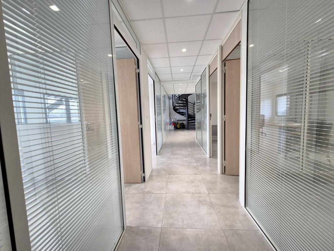 Office in Serris for sale Building Photo- Image 1 of 12