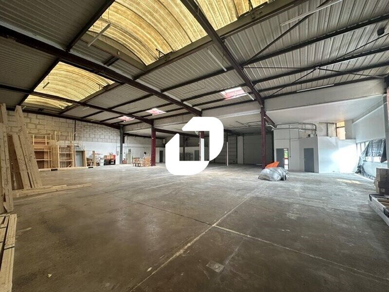 Light Industrial in Le Blanc-Mesnil to rent Interior Photo- Image 1 of 17