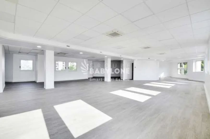 Suresnes, HDS 92150 - Unit 1020 -  - Interior Photo - Image 2 of 3