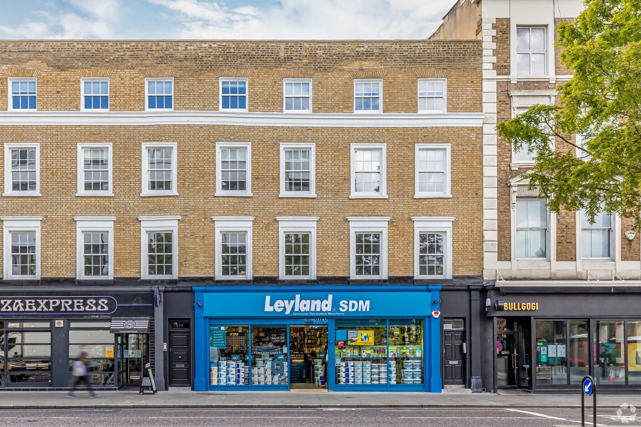 141-143 Notting Hill Gate, London for sale Primary Photo- Image 1 of 1