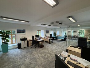 Kirtlington Park, Kirtlington to rent Interior Photo- Image 2 of 8