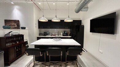 125 S Clark St, Chicago, IL to rent Interior Photo- Image 2 of 4