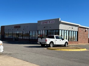 7403 SW Regional Airport Blvd, Bentonville, AR for sale Primary Photo- Image 1 of 1