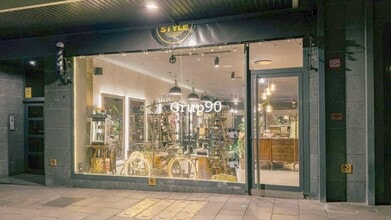 Retail in Lleida, Lérida to rent Interior Photo- Image 1 of 21