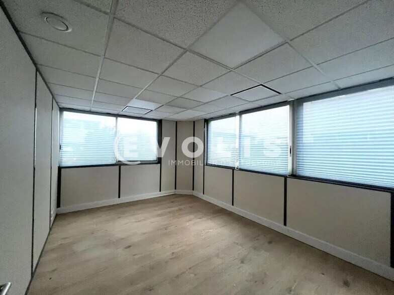 Office in Mérignac to rent - Interior Photo - Image 2 of 6