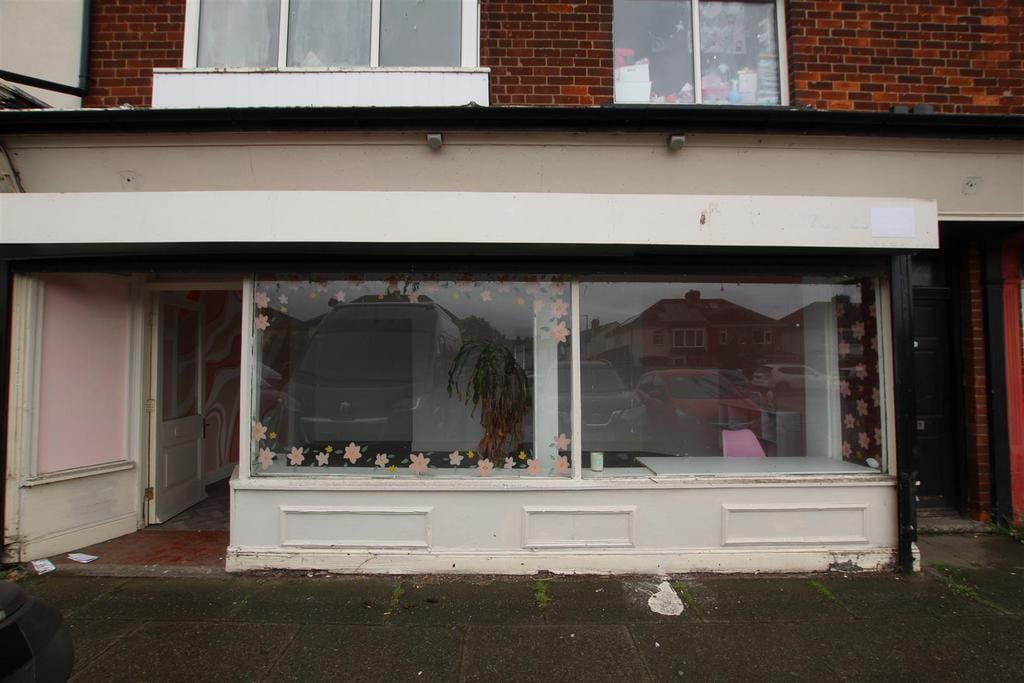 9 Park Av, Redcar to rent Building Photo- Image 1 of 8
