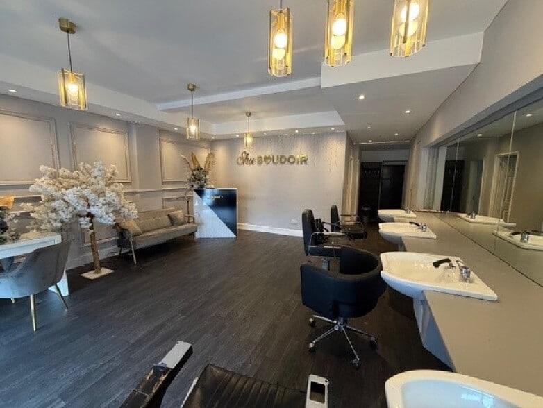 238 Chingford Mount Rd, London to rent - Building Photo - Image 3 of 3