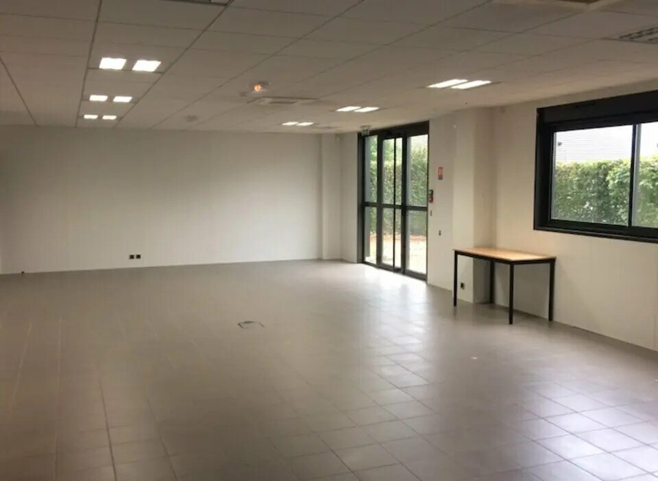 Location Bureaux 130 m² à 177 m² - Photo 1