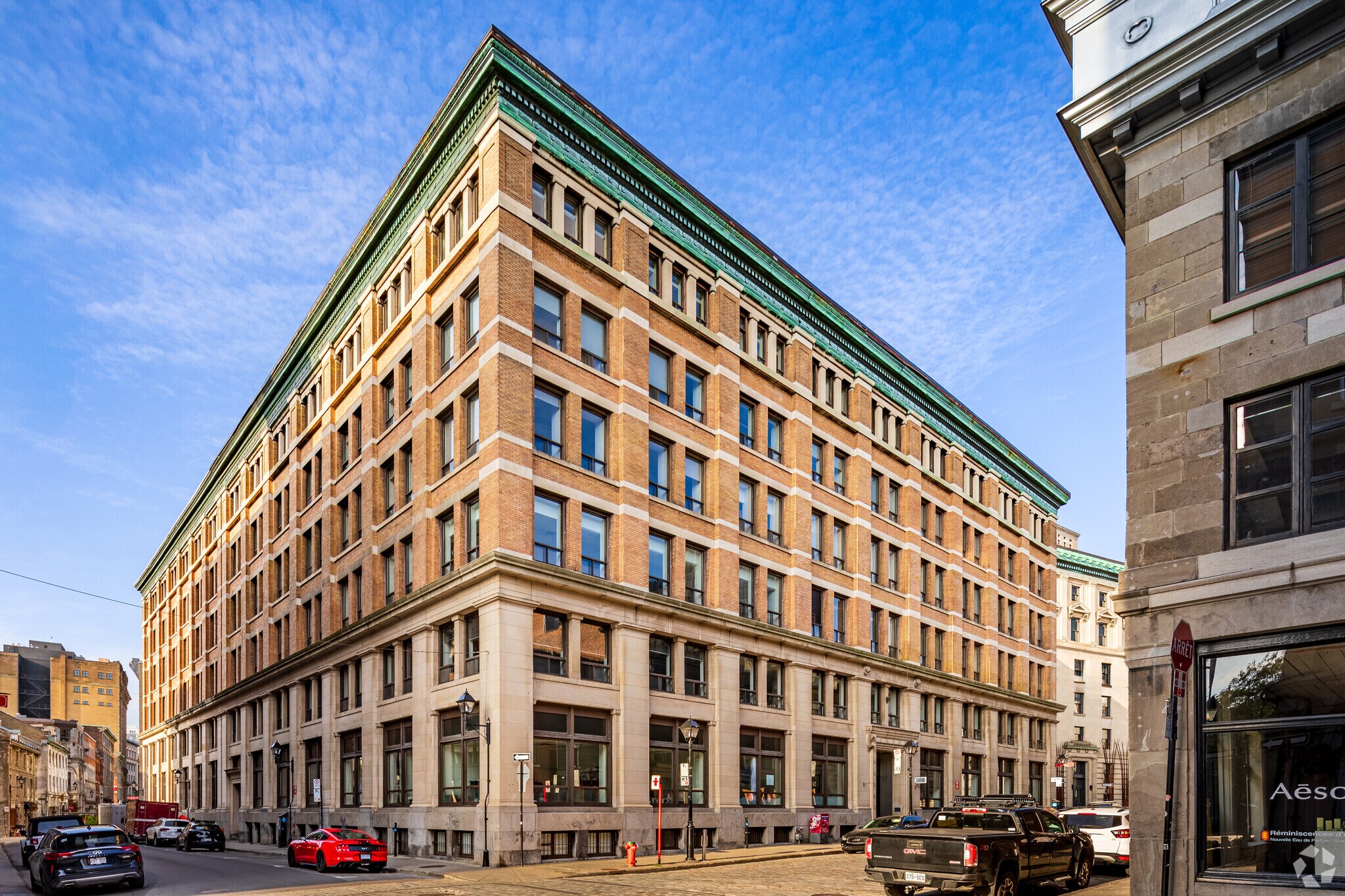 410 Rue Saint-Nicolas, Montréal, QC to rent Building Photo- Image 1 of 7