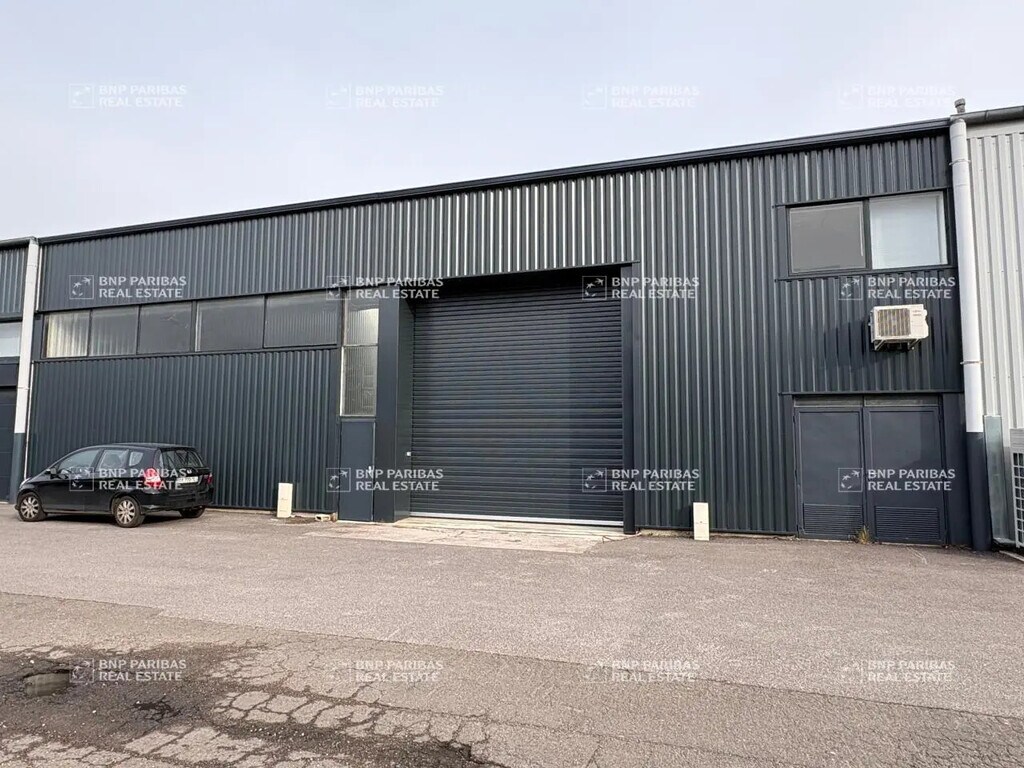 Location Local d'activités 760 m² - Photo 1