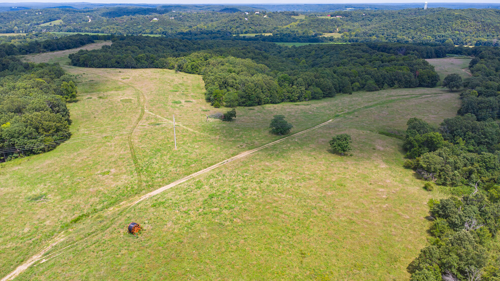 18398 Bobwhite Ln, Crocker, MO for sale - Primary Photo - Image 1 of 24