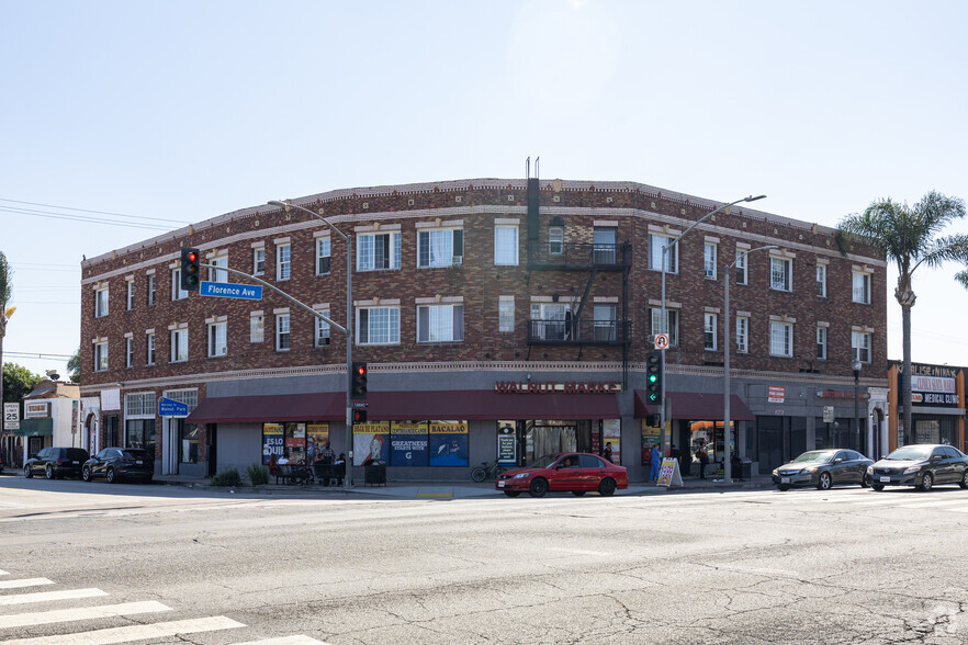 2686 - 2688 E Florence Ave, Huntington Park, CA for rent - Primary Photo - Image 1 of 16