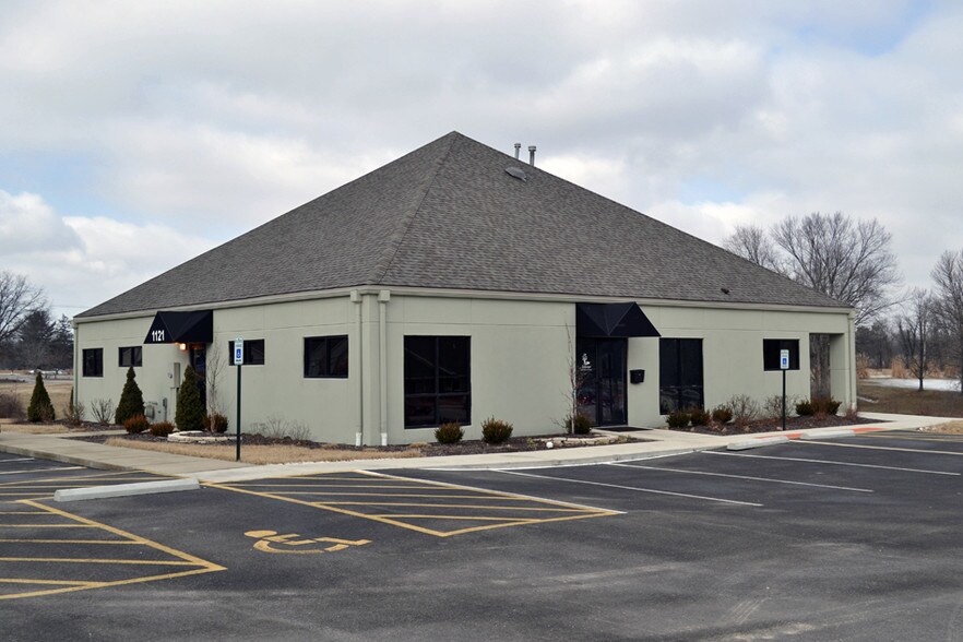 1121 University Dr, Edwardsville 62025 UK