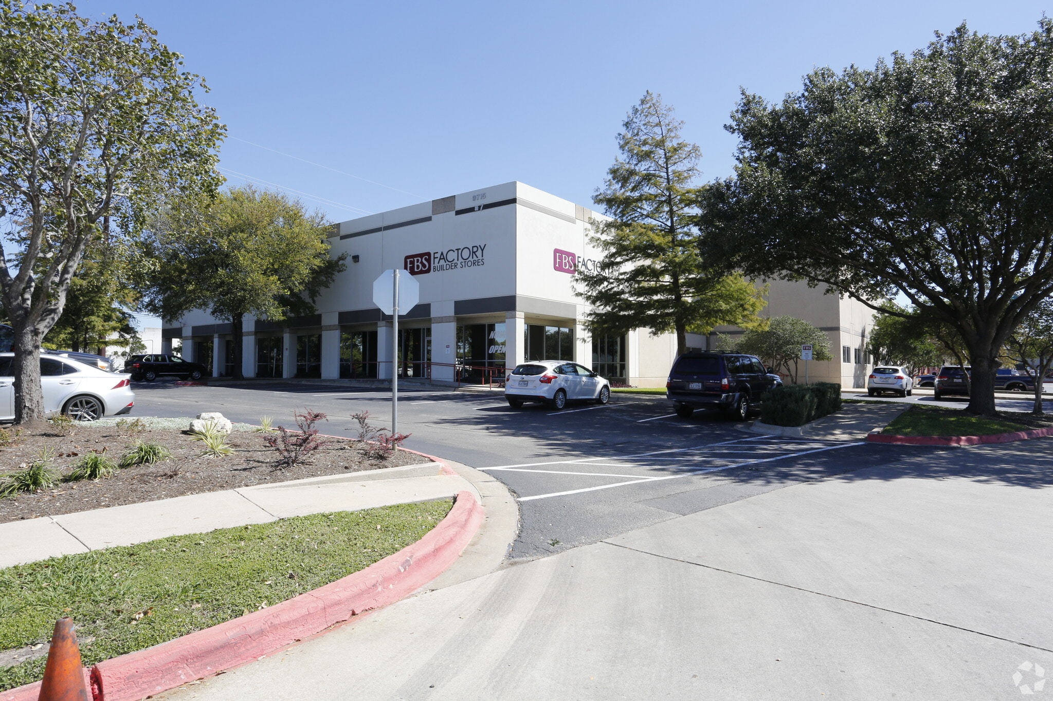 9715 Burnet Rd, Austin, TX to rent Primary Photo- Image 1 of 18