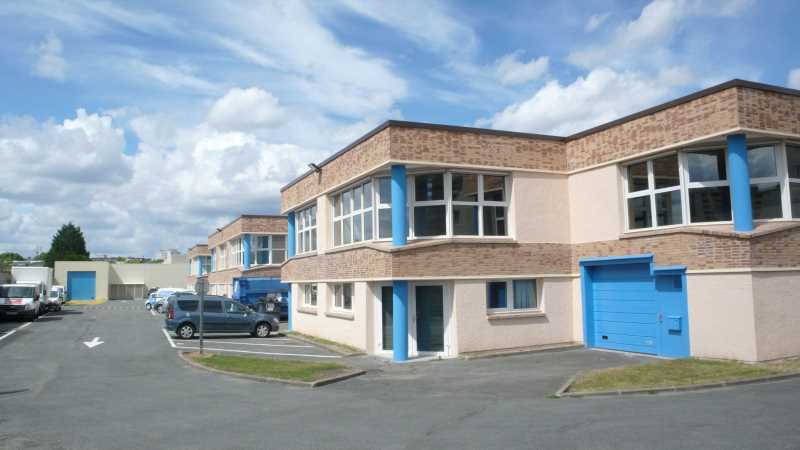 Light Industrial in Ivry-sur-Seine to rent - Building Photo - Image 1 of 13