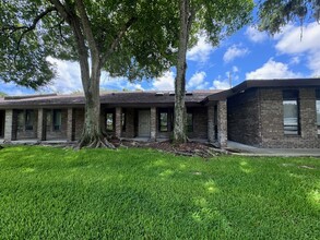 802 Sterthaus Ave, Ormond Beach, FL for rent Building Photo- Image 1 of 7