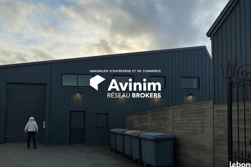 Industrial in Juilly for sale - Building Photo - Image 1 of 7